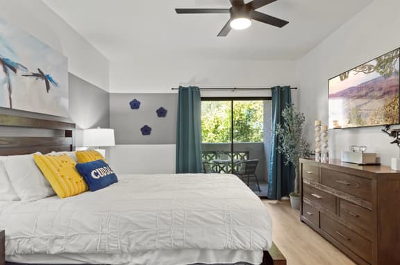 🌅Near Westin | Top Floor | Work-Ready w/ Hot Tub & Parking - Image 1
