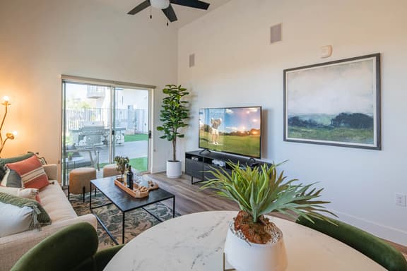 Walk to Kierland | Heated Pool, Golf & Rooftop Views